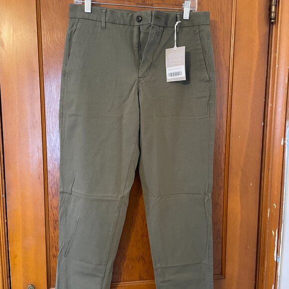 Everlane Performance Chino - Picture 2 of 9